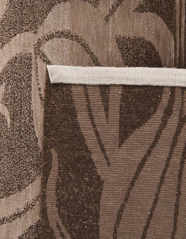 Detail image of  6' 9 x 10' 2  Hand Knotted Darya Wool Rug