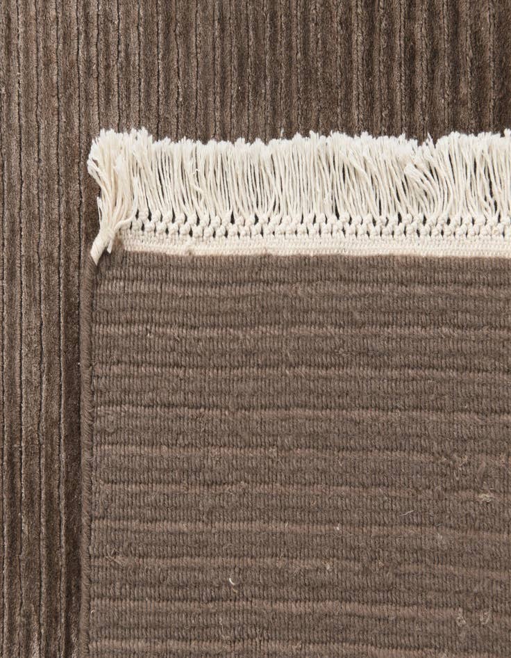 Detail image of  6' 7 x 9' 11  Hand Knotted Darya Wool Rug