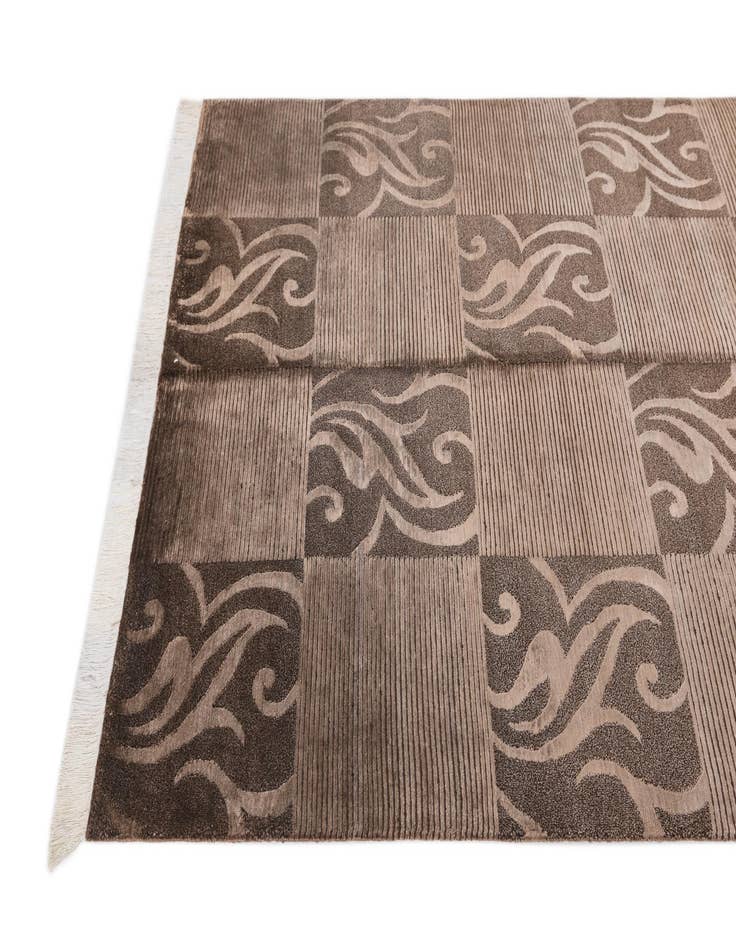 Detail image of  4' 11 x 6' 7  Hand Knotted Darya Wool Rug