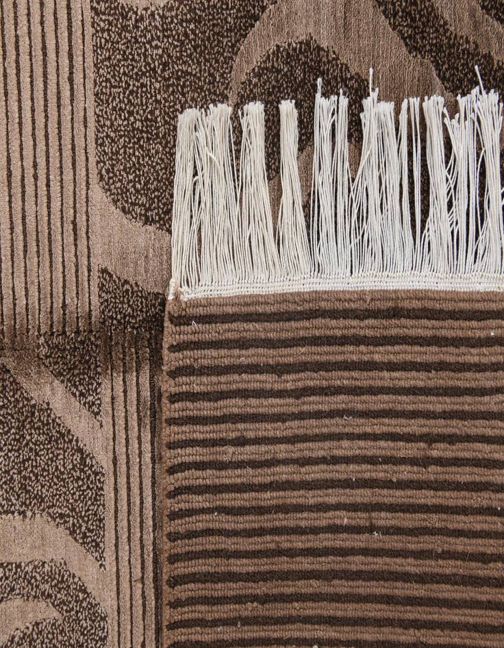 Detail image of  4' 11 x 6' 7  Hand Knotted Darya Wool Rug