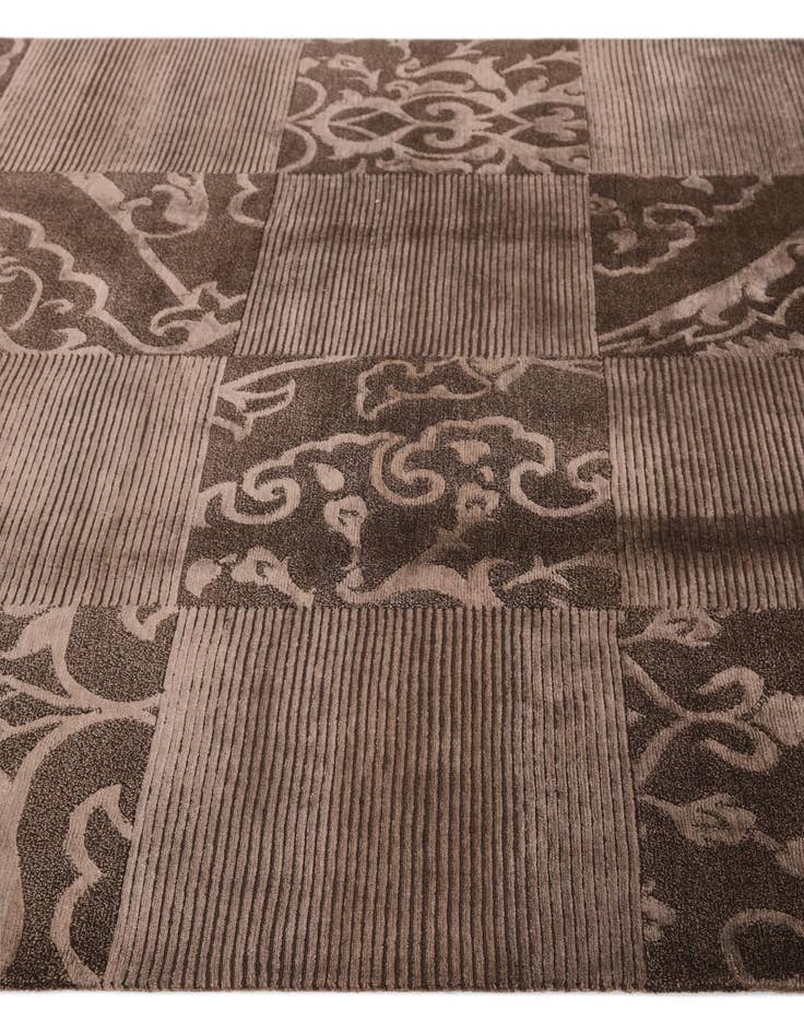 Detail image of  5' 9 x 7' 10  Hand Knotted Darya Wool Rug