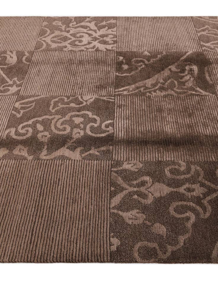 Detail image of  5' 8 x 8'  Hand Knotted Darya Wool Rug