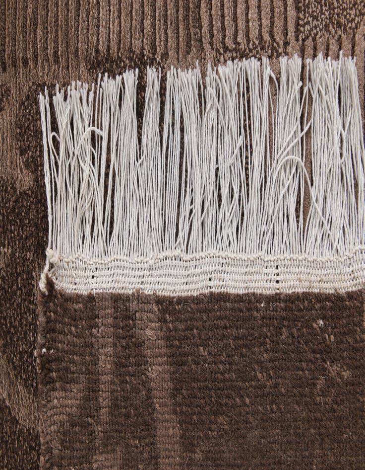 Detail image of  5' 8 x 8'  Hand Knotted Darya Wool Rug