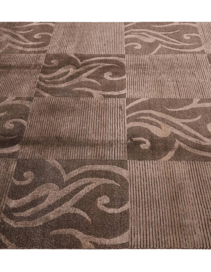 Detail image of  5' 8 x 8'  Hand Knotted Darya Wool Rug