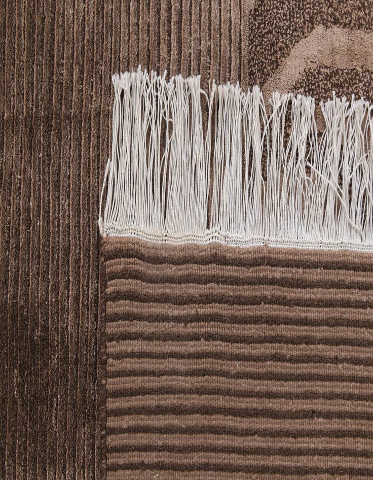 Detail image of  5' 8 x 8'  Hand Knotted Darya Wool Rug