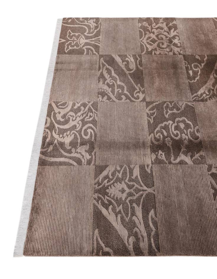 Detail image of  5' 8 x 8'  Hand Knotted Darya Wool Rug