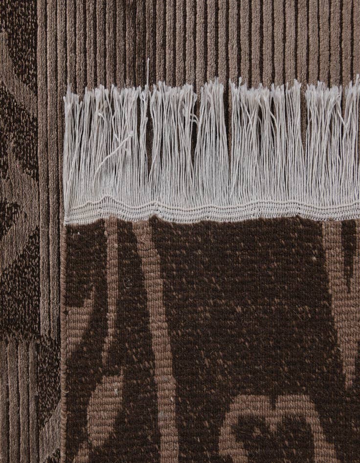 Detail image of  5' 8 x 8'  Hand Knotted Darya Wool Rug