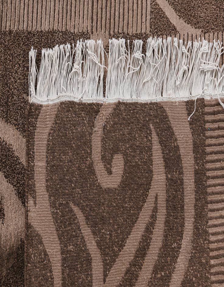 Detail image of  5' 7 x 8'  Hand Knotted Darya Wool Rug