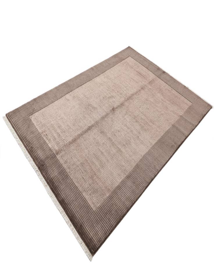 Detail image of  5' 5 x 8'  Hand Knotted Darya Wool Rug