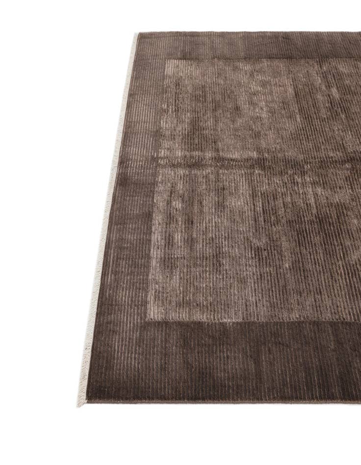 Detail image of  5' 5 x 8'  Hand Knotted Darya Wool Rug