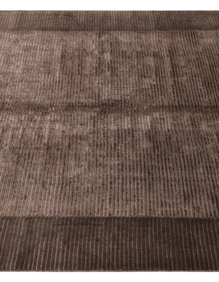 Detail image of  5' 5 x 8'  Hand Knotted Darya Wool Rug