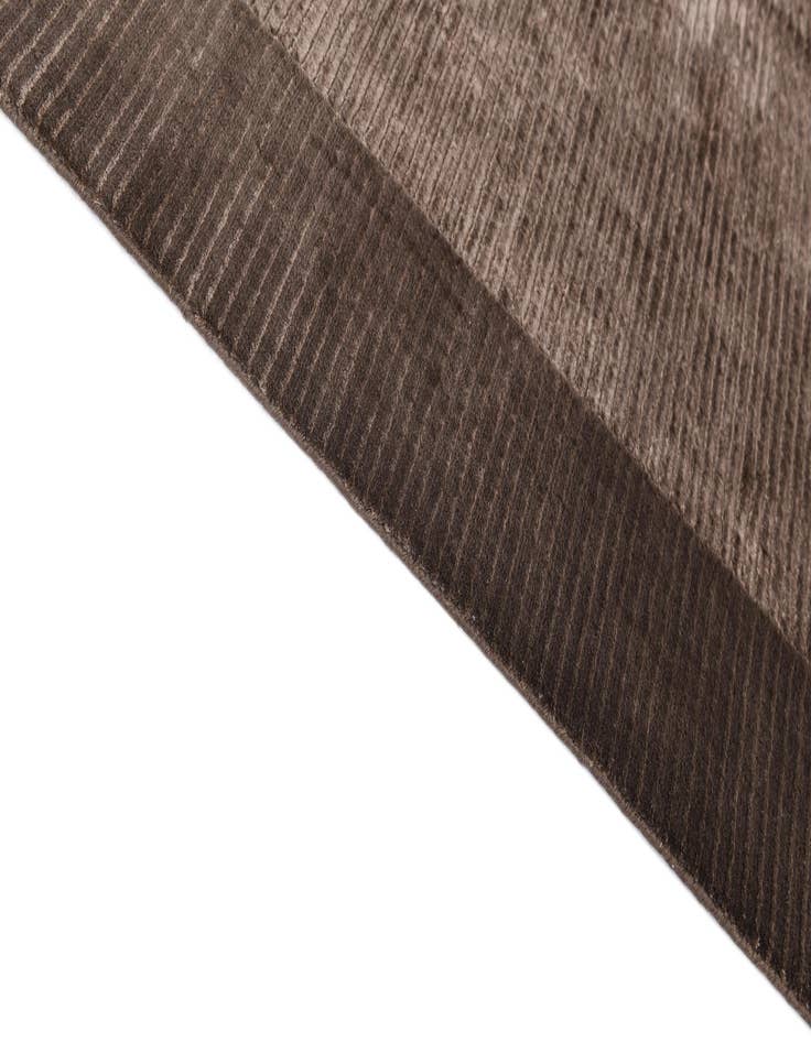 Detail image of  5' 5 x 8'  Hand Knotted Darya Wool Rug