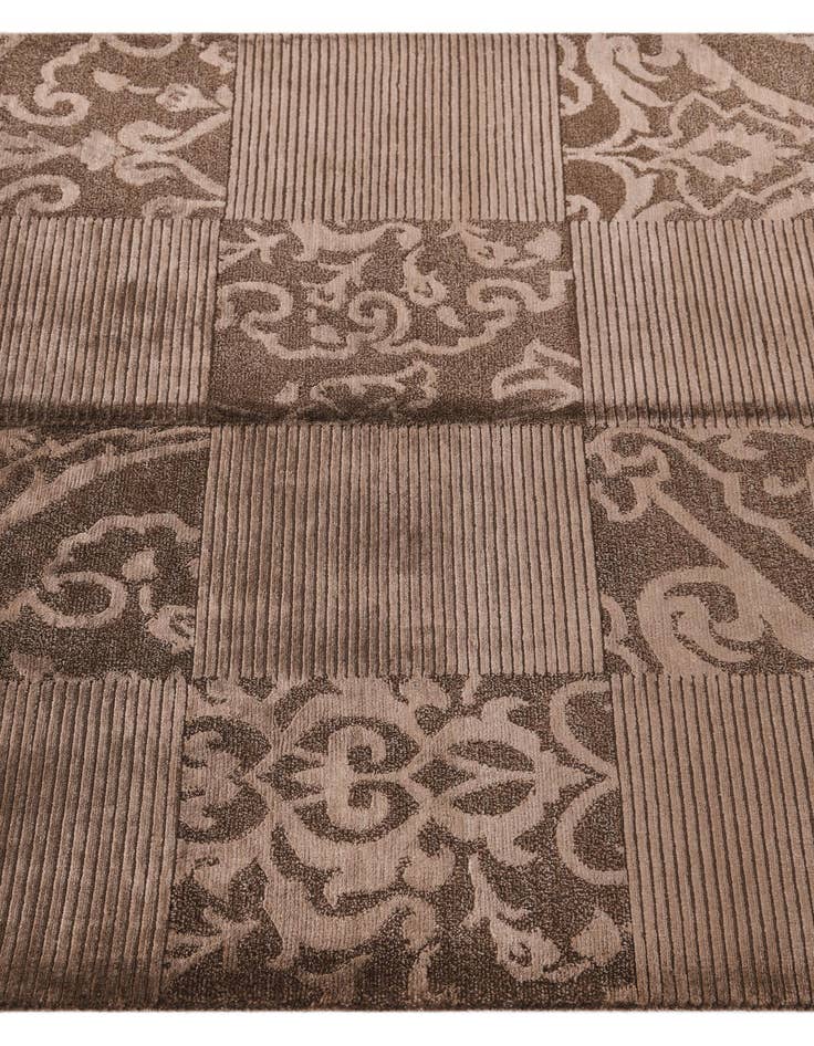 Detail image of  4' 2 x 6' 2  Hand Knotted Darya Wool Rug