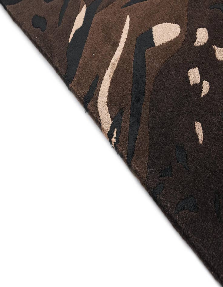 Detail image of  5' 7 x 8'  Hand Knotted Darya Wool Rug