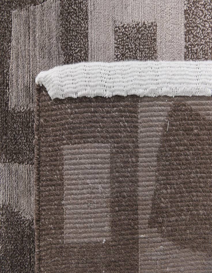 Detail image of  6' 9 x 10'  Hand Knotted Darya Wool Rug