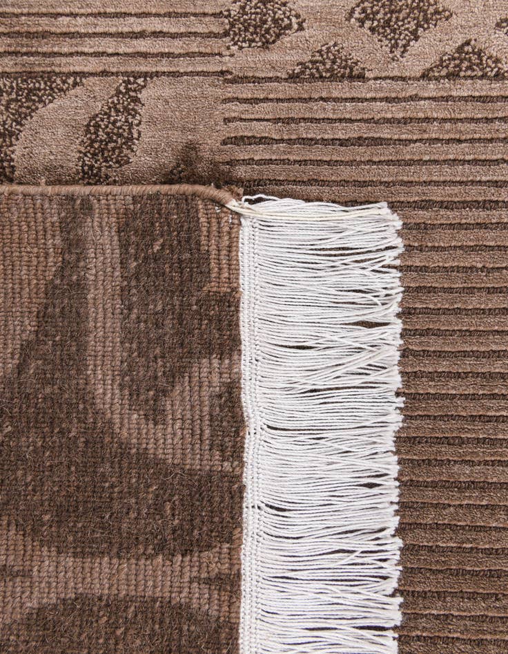 Detail image of  2' 9 x 5' 1  Hand Knotted Darya Wool Rug