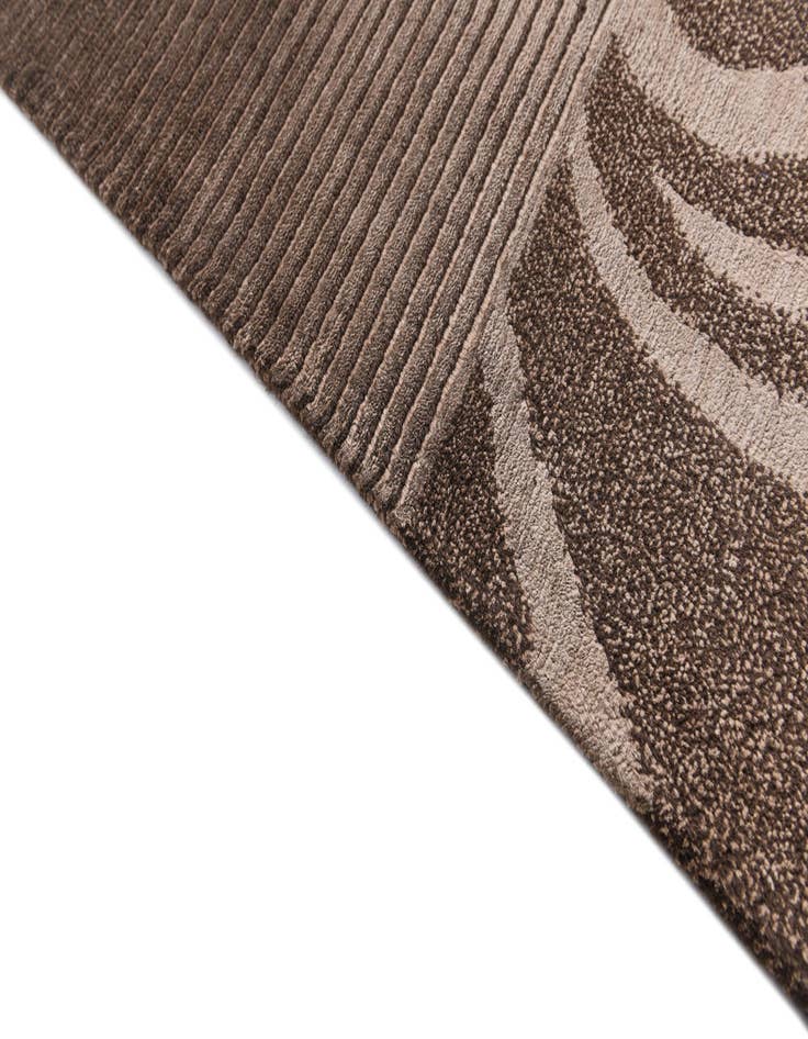 Detail image of  5' 7 x 7' 11  Hand Knotted Darya Wool Rug