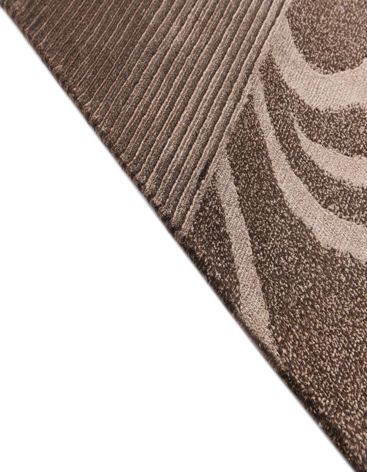 Detail image of  5' 9 x 7' 9  Hand Knotted Darya Wool Rug