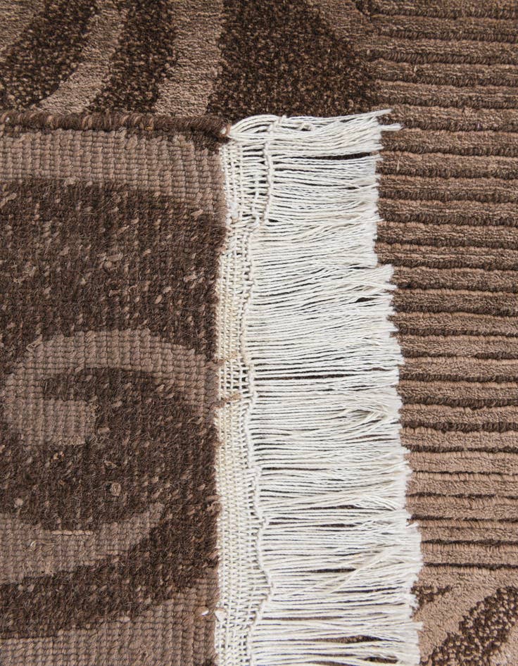 Detail image of  2' 7 x 5'  Hand Knotted Darya Wool Rug