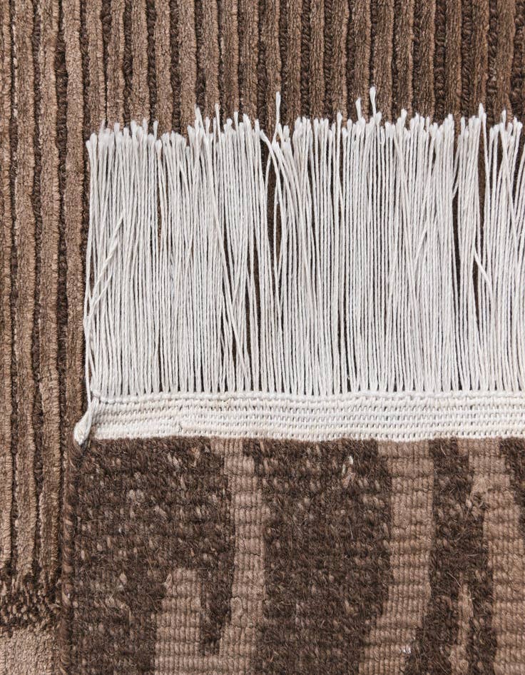 Detail image of  2' 7 x 5'  Hand Knotted Darya Wool Rug