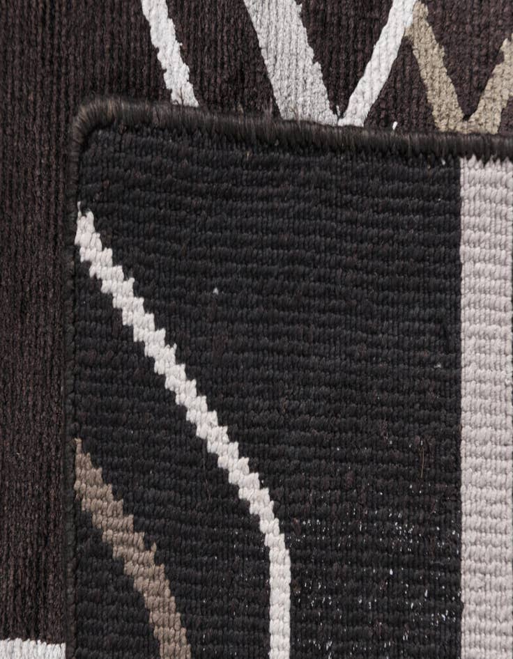 Detail image of  2' 8 x 9' 11  Hand Knotted Darya Wool Runner Rug