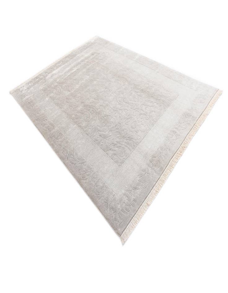 Detail image of  6' 11 x 9' 6  Hand Knotted Darya Rug