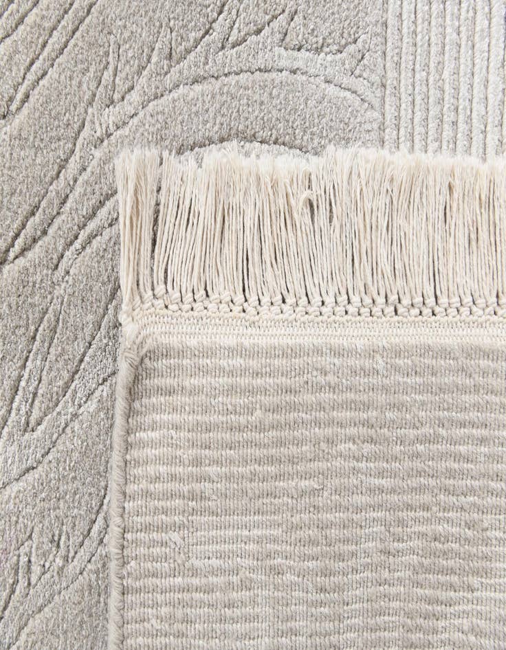 Detail image of  6' 11 x 9' 6  Hand Knotted Darya Rug