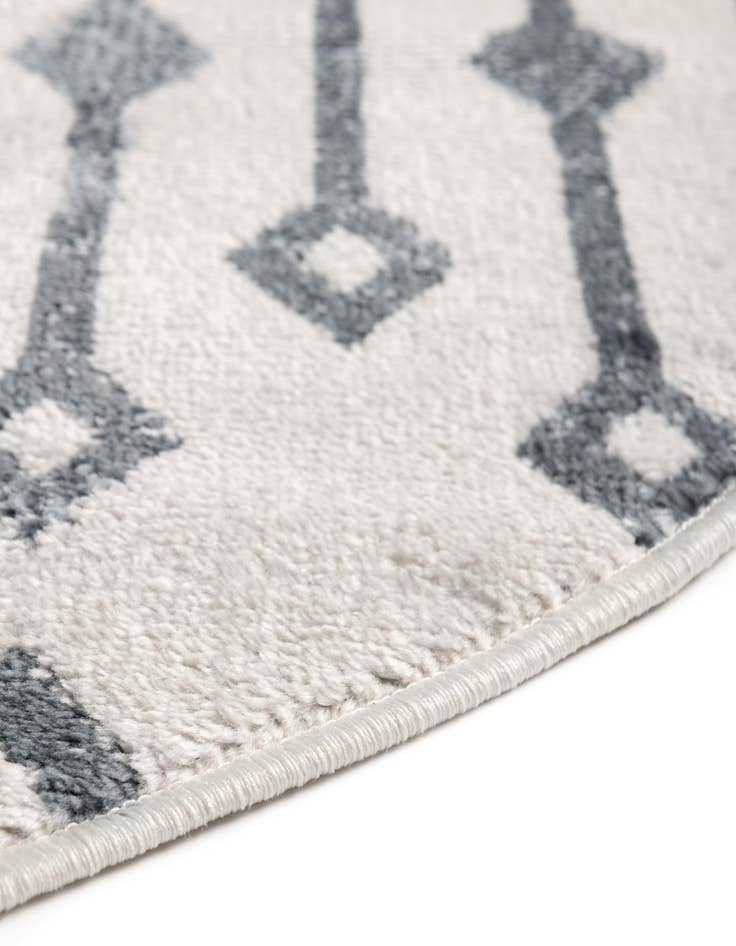 Detail image of  4' x 6' Bohemian Trellis Oval Rug