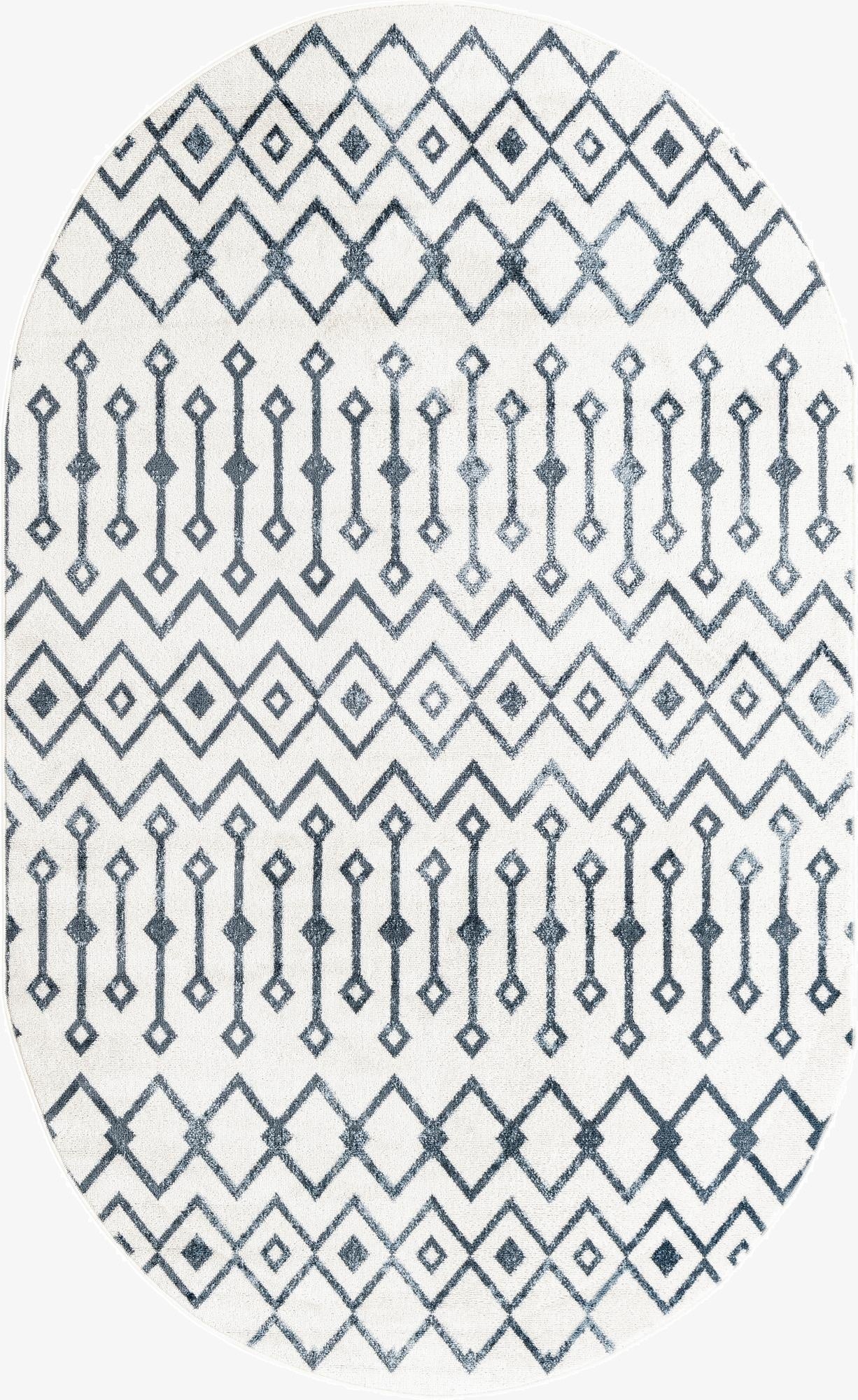  5' 3 x 8' Bohemian Trellis Oval Rug
