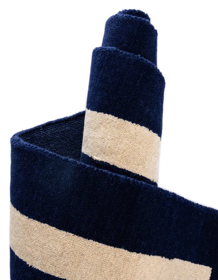 Detail image of  5' 1 x 5' 1 Jill Zarin Border Wool Square Rug