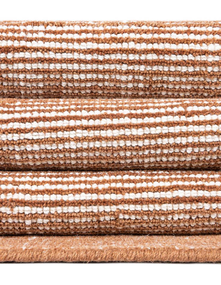 Detail image of  5' 1 x 5' 1  Hand Woven Jill Zarin English Manor Wool Round Rug