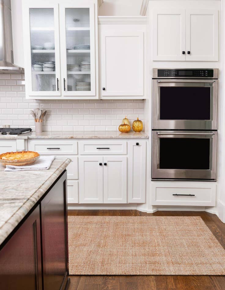 Detail image of  2' 7 x 10'  Hand Woven Jill Zarin English Manor Wool Runner Rug