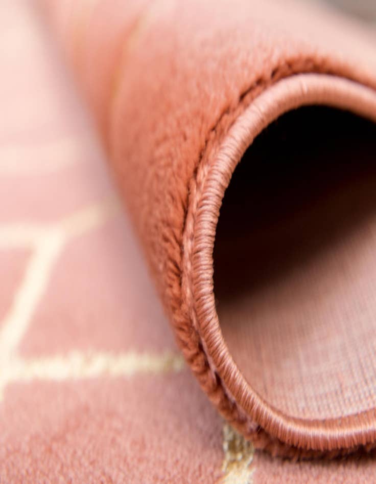 Detail image of 2' x 3' Marilyn Monroe&trade; Glam Trellis Rug