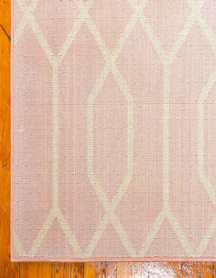 Detail image of 2' x 3' Marilyn Monroe&trade; Glam Trellis Rug