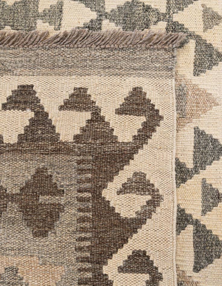 Detail image of  4' 10 x 6' 6  Hand Woven Kilim Maymana Wool Rug