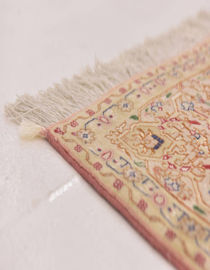 Detail image of  5' 1 x 6' 7  Hand Knotted Tabriz Persian Rug