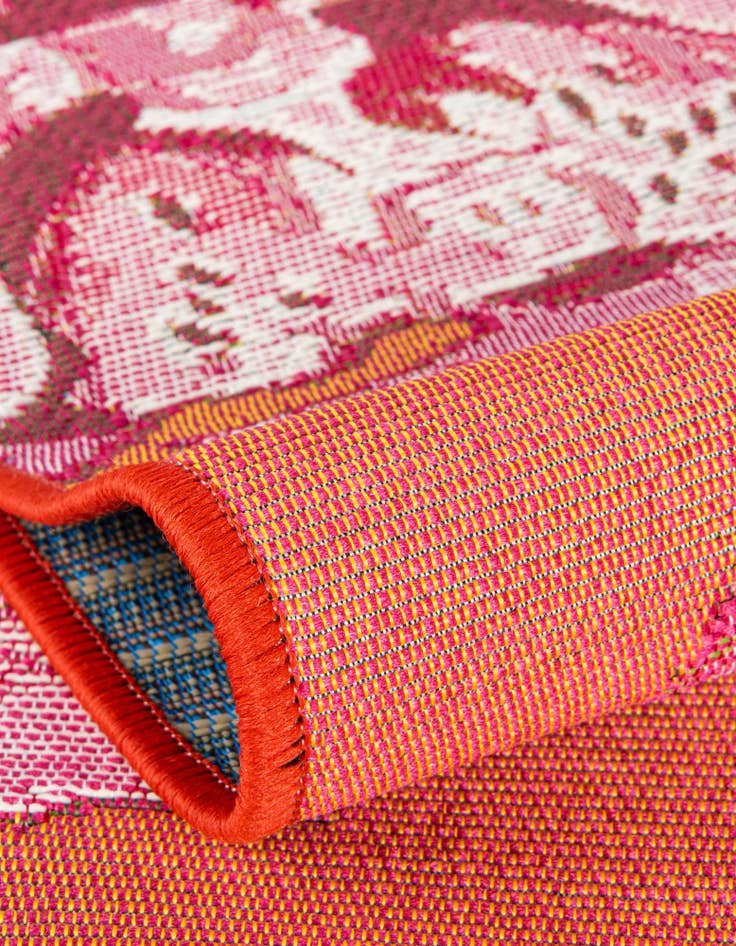 Detail image of  7' 10 x 7' 10  Washable Botanical Indoor / Outdoor Square Rug