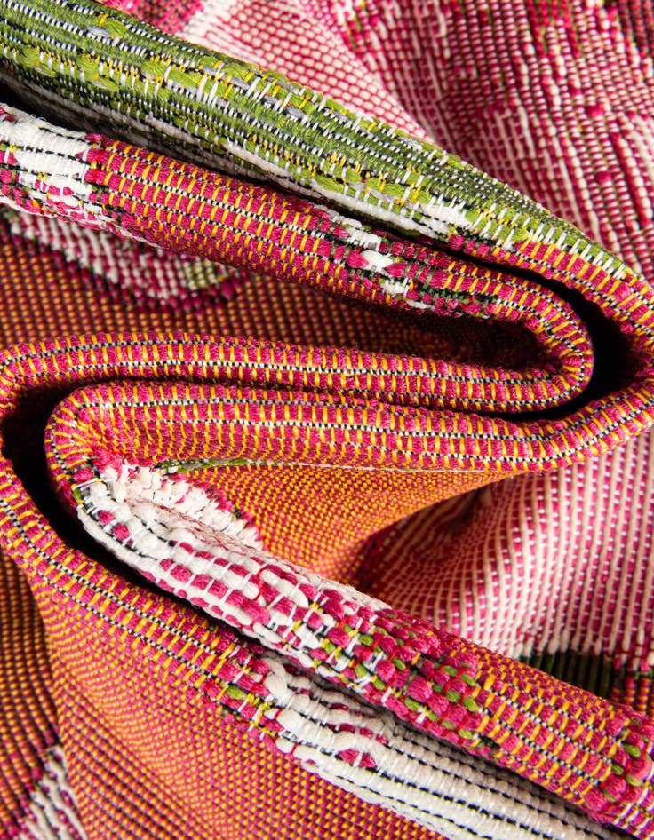 Detail image of  7' 10 x 7' 10  Washable Botanical Indoor / Outdoor Square Rug