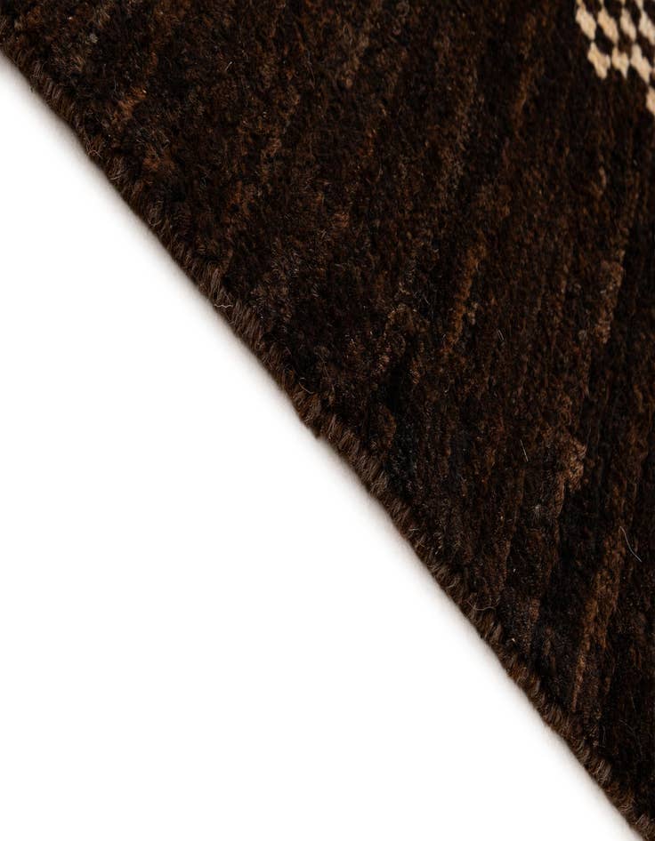 Detail image of  4' x 5' 9  Hand Knotted Darya Wool Rug