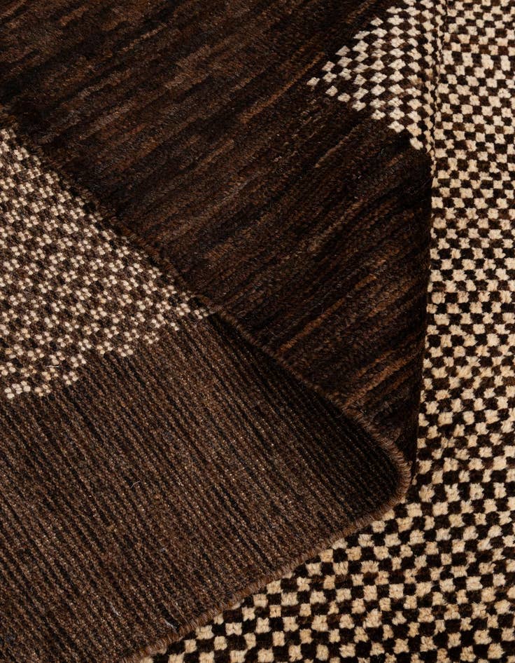 Detail image of  4' x 5' 9  Hand Knotted Darya Wool Rug