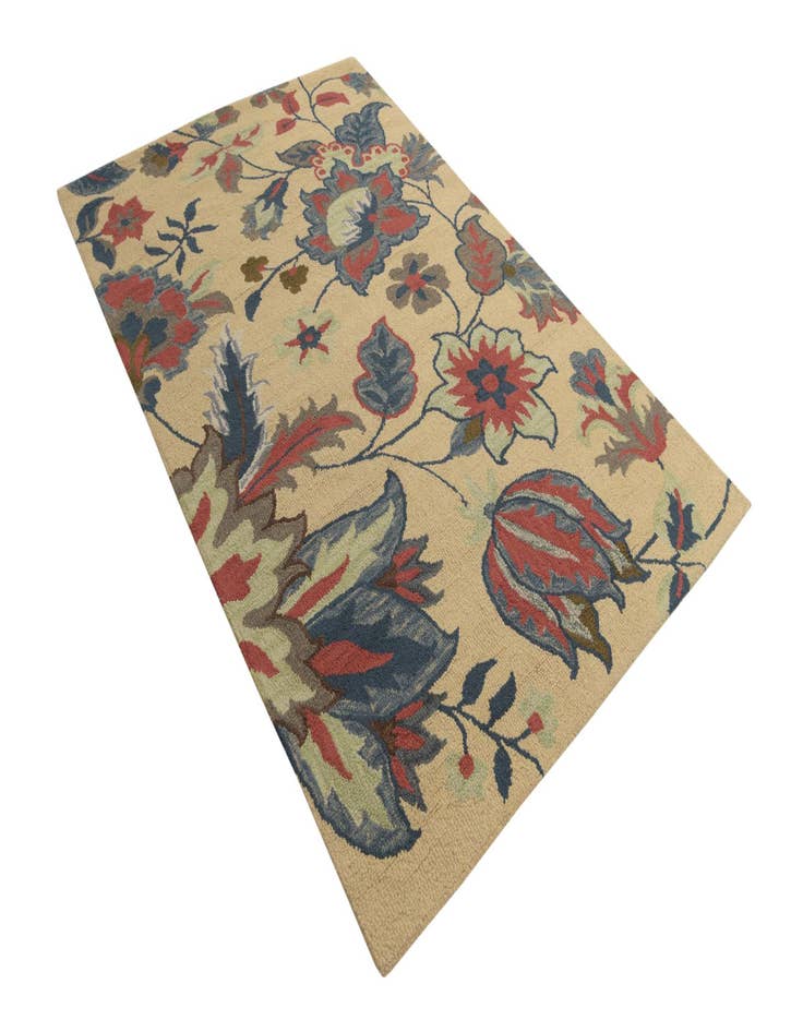 Detail image of  5' 1 x 8' Agra Wool Rug