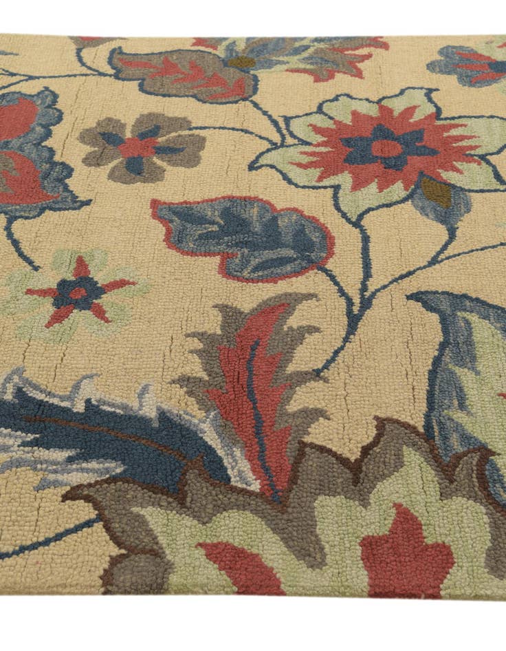 Detail image of  5' 1 x 8' Agra Wool Rug