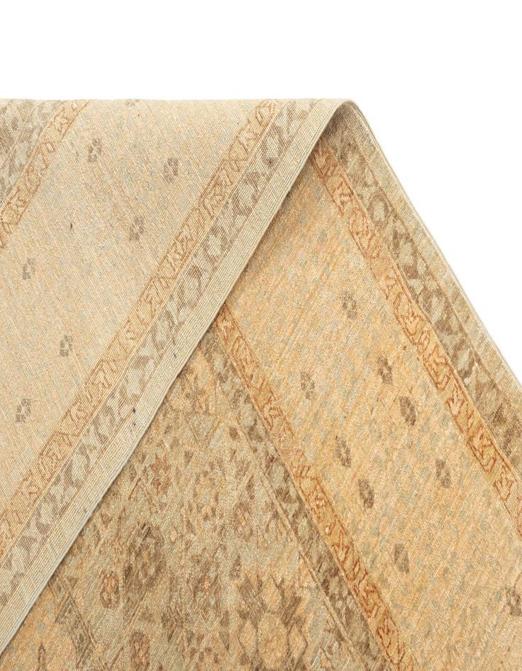 Detail image of  6' 9 x 10' 7 Amina Wool Rug