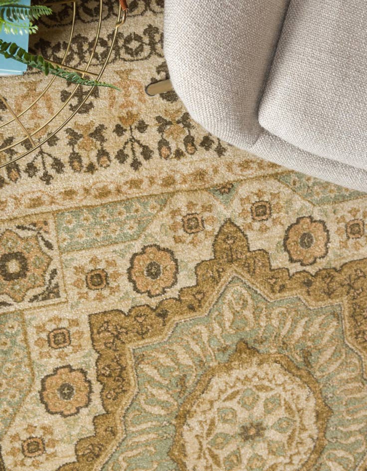 Detail image of  6' x 9' Amina Rug