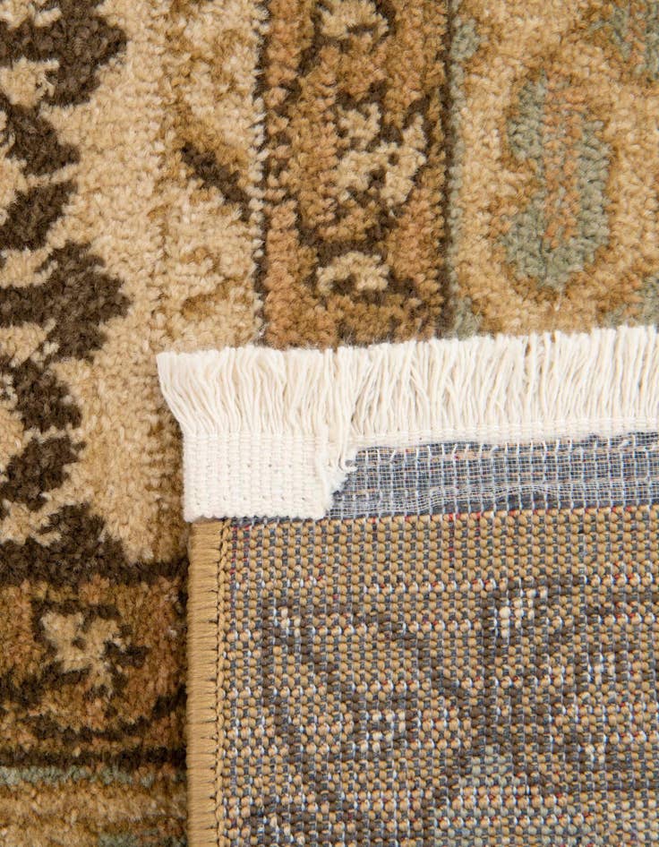 Detail image of  6' x 9' Amina Rug