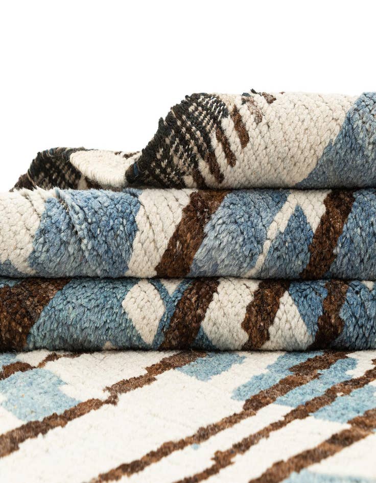 Detail image of  8' 4 x 10'  Hand Knotted Beni Marok Rug