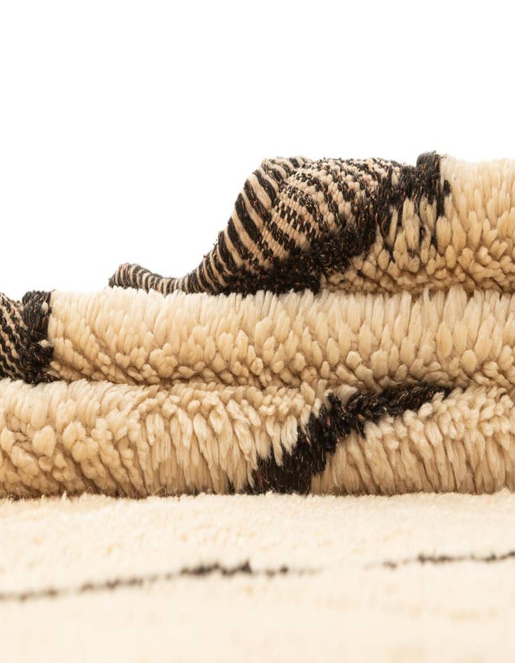 Detail image of  4' 11 x 7' 11 Berber Rug