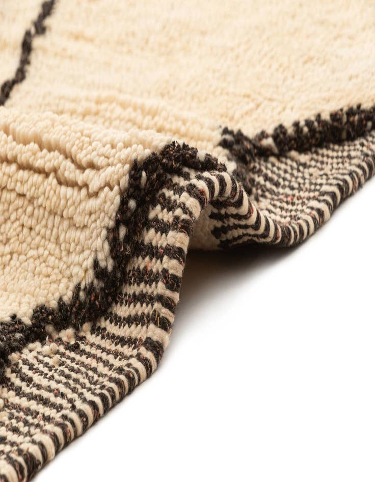 Detail image of  4' 11 x 7' 11 Berber Rug