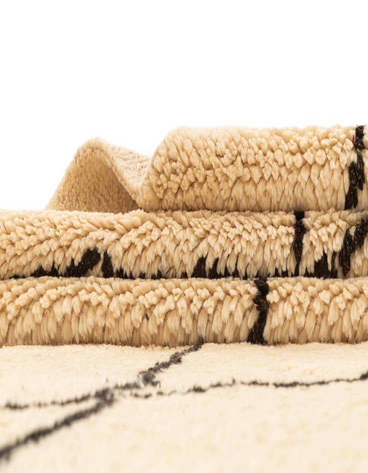 Detail image of  5' 5 x 8' 5 Berber Rug