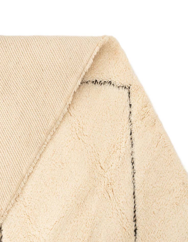 Detail image of  6' 8 x 9' 7 Berber Rug